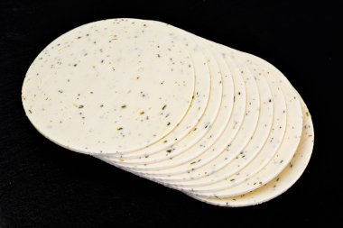 Peynir lor otlar ile