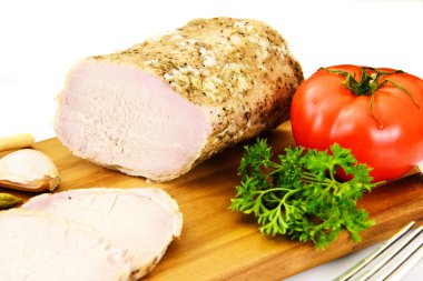 Baharat soslu soğuk haşlanmış domuz eti