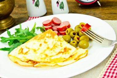 Sağlıklı diyet gıda: sebzeli omlet
