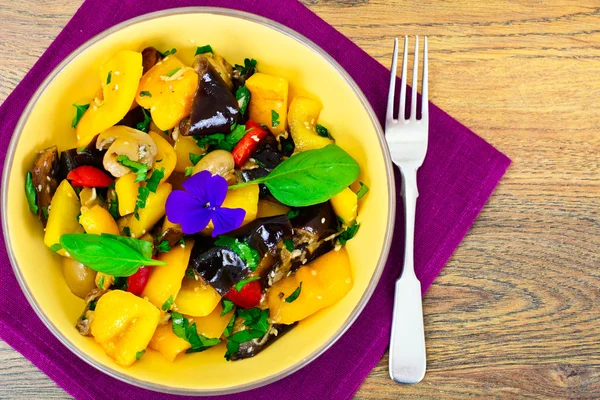 Ensalada de berenjena con pimentón — Foto de Stock