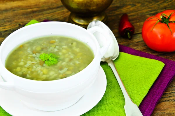 Суп из чечевицы, гороха, гороха, риса, ячменя, сушеной Веджиты — стоковое фото