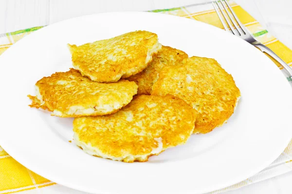 Жареные картофельные блинчики. Белорусская и немецкая кухня — стоковое фото