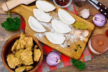 Soya etli Rus mantı ev yapımı köfte