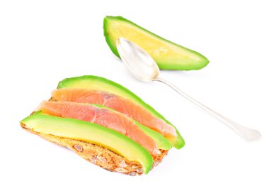 Avokado ve somon sandviç