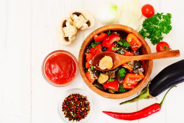 Kırmızı biber Patlıcan salatası