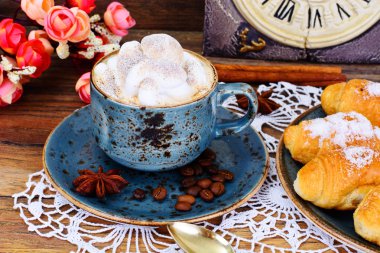 Lezzetli çıtır Fransız kruvasan