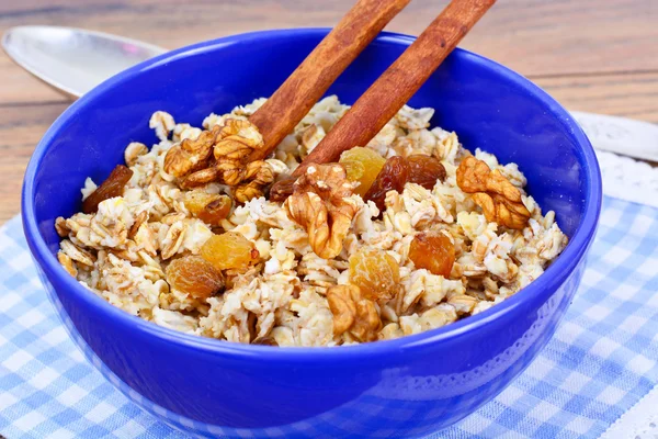 Oatmeal with Raisins, Walnuts — Stock Photo, Image