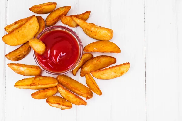 Potato Wedges, Potatoes in a Rural with Tomato Ketchup — Stock Photo, Image