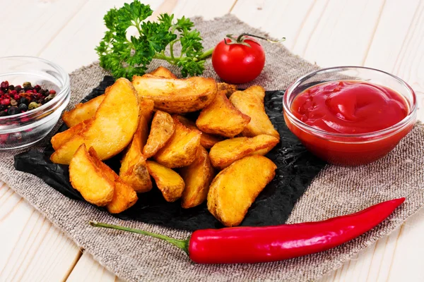 Potato Wedges, Potatoes in a Rural with Tomato Ketchup — Stock Photo, Image