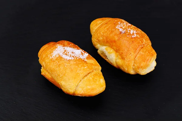 Deliciosos crujientes croissants franceses —  Fotos de Stock