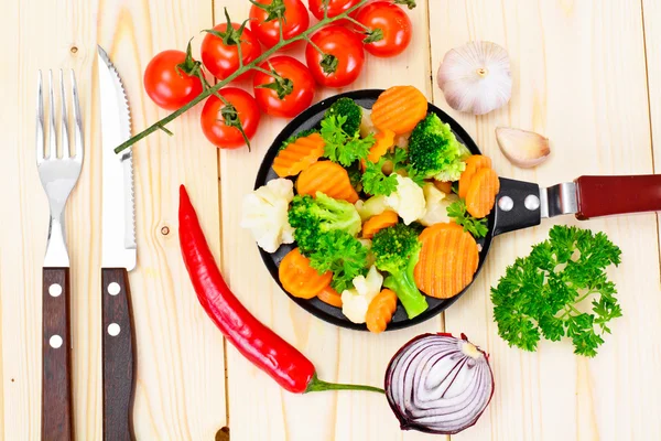 Légumes cuits à la vapeur Pommes de terre, Carottes, Chou-fleur, Brocoli — Photo