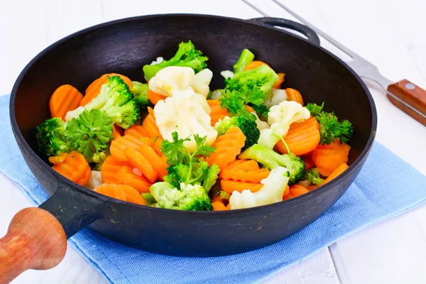 Légumes cuits à la vapeur Pommes de terre, Carottes, Chou-fleur, Brocoli — Photo