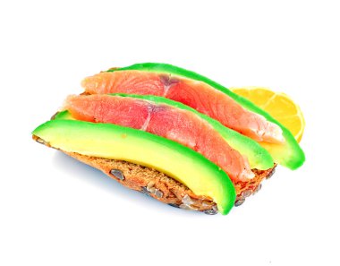 Avokado ve somon sandviç