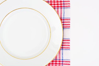 Beyaz Empry plaka üzerinde metin için yer ile bir masa örtüsü