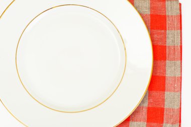 Beyaz Empry plaka üzerinde metin için yer ile bir masa örtüsü