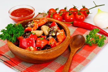 Kırmızı biber Patlıcan salatası