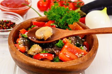 Kırmızı biber Patlıcan salatası