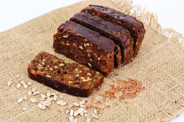 Çavdar ekmeği ile ayçiçeği tohumu, susam, Kuru üzüm ve diğer