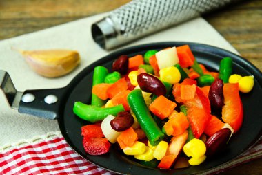 Sebze Meksika karışımı. Domates, fasulye, kereviz, yeşil B