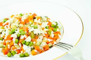 Sebzeler, havuç, bezelye risotto