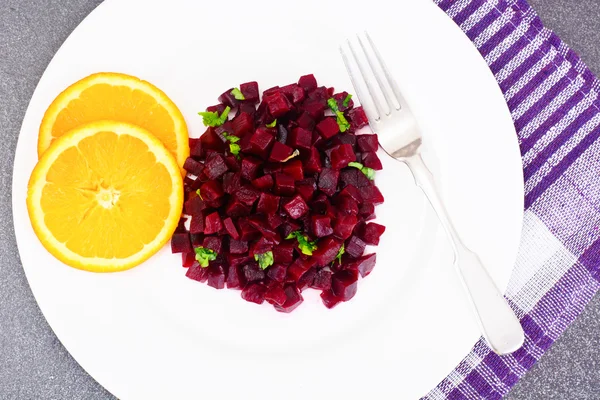 Свекольный салат с апельсином — стоковое фото
