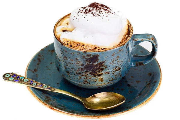 Café con leche, capuchino en una taza retro azul — Foto de Stock