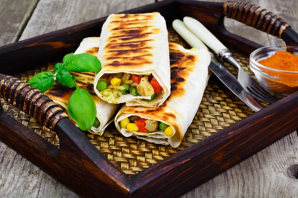 Shawarma Lavash con Arroz y Verduras —  Fotos de Stock