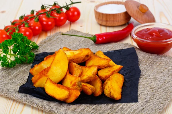 Potato Wedges, Potatoes in a Rural with Tomato Ketchup — Stock Photo, Image