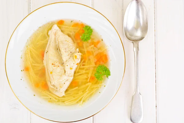 Caldo de pollo con fideos — Foto de Stock