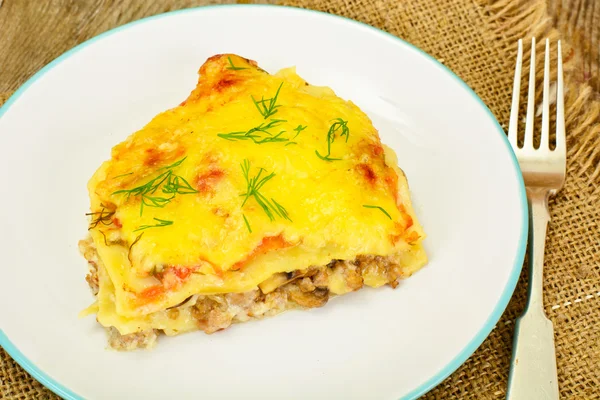 Kıyılmış et ile lazanya