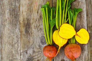 Taze çiğ turuncu kırmızı pancar, pancar