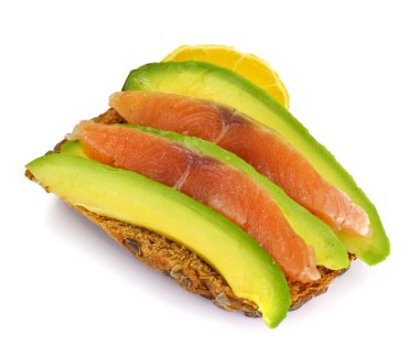 Avokado ve somon sandviç