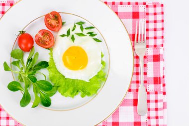 Omlet marul ve domates ile