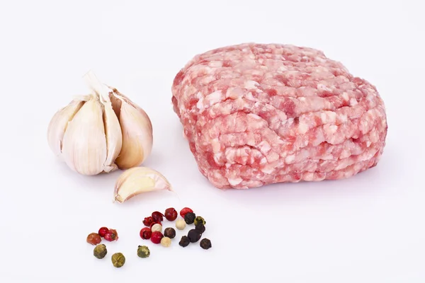 Carne picada no fundo branco — Fotografia de Stock