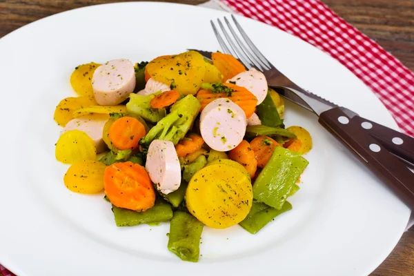 Ångade grönsaker potatis, morötter, blomkål, Broccoli — Stockfoto