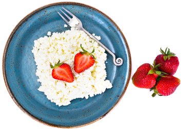 Ev diyet yağ süzme peynir lor çilek ile boncuklu