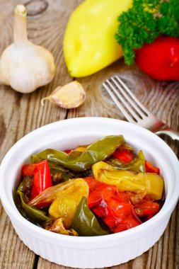 Tatlı biber ızgara ile balsamik, sarımsak