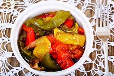 Tatlı biber ızgara ile balsamik, sarımsak