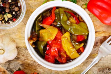 Tatlı biber ızgara ile balsamik, sarımsak