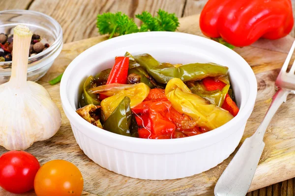 Tatlı biber ızgara ile balsamik, sarımsak