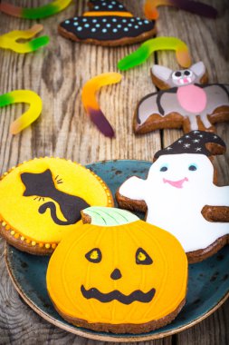 Gingerbread Cadılar Bayramı için. Çocuklar için komik tatil gıda