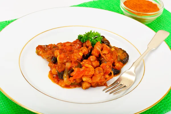 Grão de bico wirh Berinjela e tomate, Cebolas — Fotografia de Stock