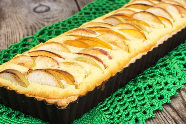 Яблучний пиріг з сиром та персики — стокове фото
