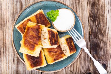 Krep tavuk, mantar ve et