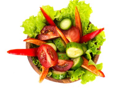Kırmızı sıcak soğuk biber, domates ve Cucumb baharatlı yaz salatası