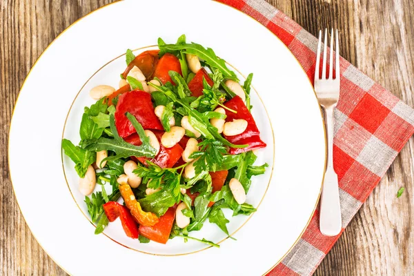 Salad with Beans, Peppers and Arugula — Stock Photo, Image