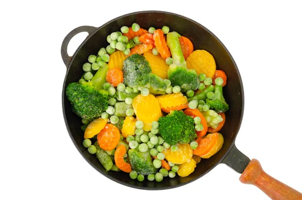 Sartén Con Trozos Verduras Congeladas Aisladas Sobre Fondo Blanco — Foto de Stock