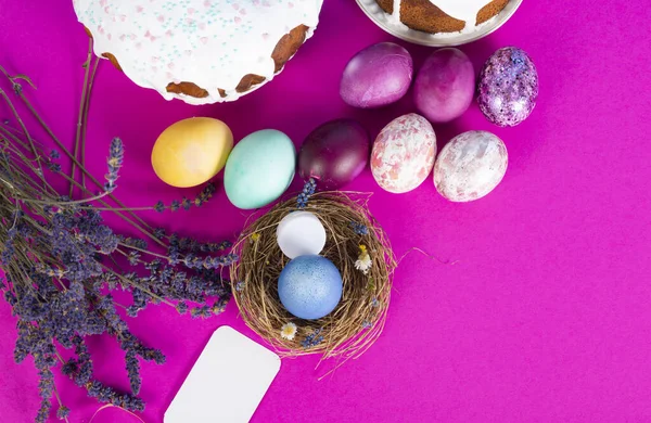 Fondo Colorido Con Huevos Pascua Sobre Fondo Rosa Feliz Concepto — Foto de Stock