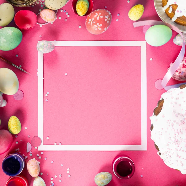 Fondo Colorido Con Huevos Pascua Sobre Fondo Rosa Feliz Concepto — Foto de Stock