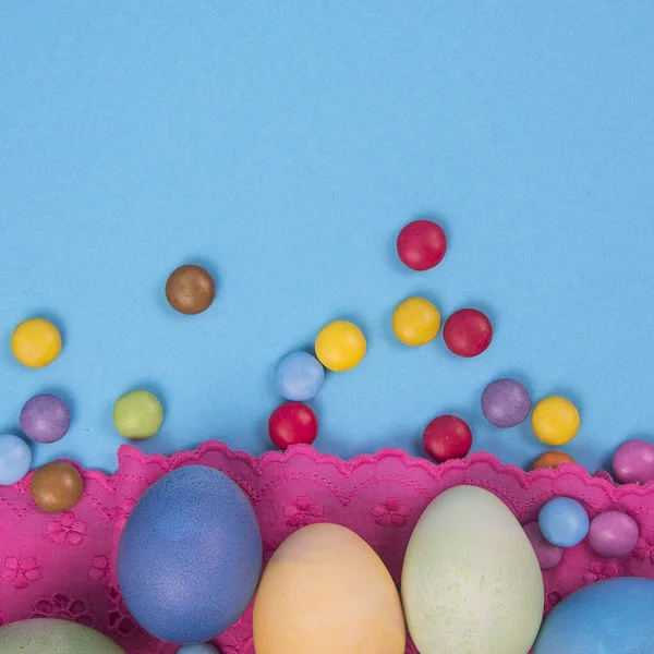 Kleurrijke Achtergrond Met Paaseieren Blauwe Achtergrond Gelukkig Pasen Concept Kan — Stockfoto